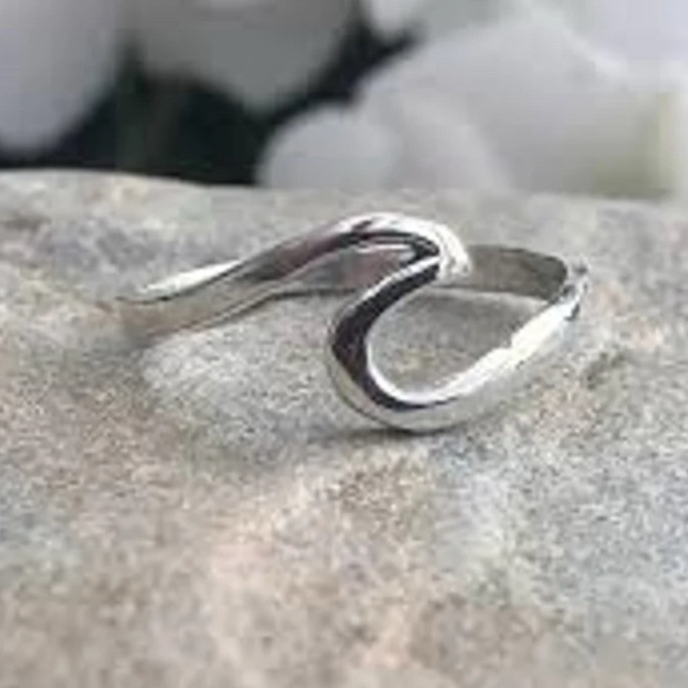 Silver Wave Ring - Picture 2 of 5